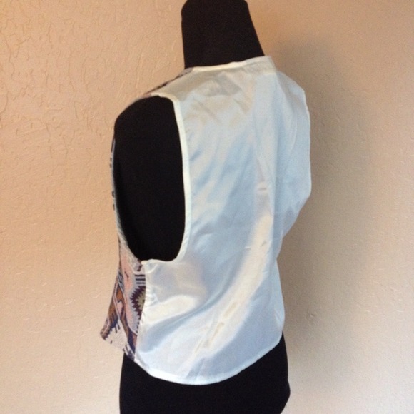 Vintage 90's Aztec Print Vest - Picture 3 of 4