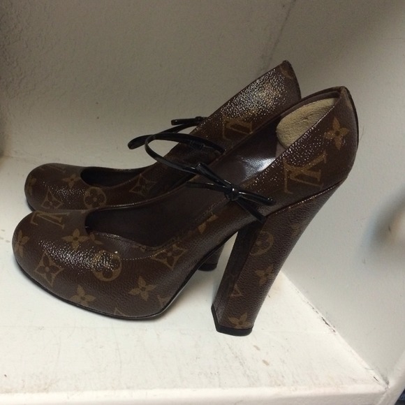 Louis Vuitton Pumps - Picture 2 of 4
