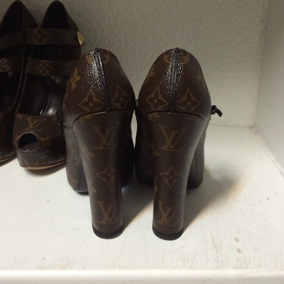 Louis Vuitton Pumps - Picture 3 of 4