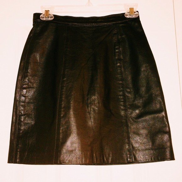 **SOLD💰** Vintage Dark Brown Leather Mini Skirt