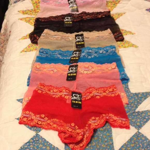 Cheeky boy shorts M Only