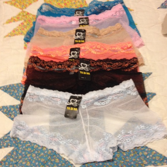 cheeky boy shorts size Large