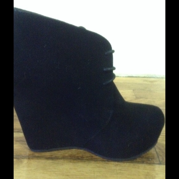 Suede wedge - Picture 3 of 3