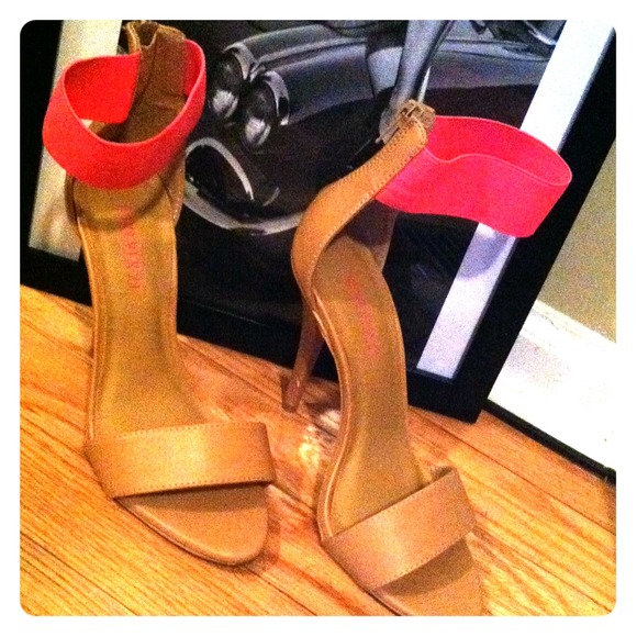 neon pumps forever 21