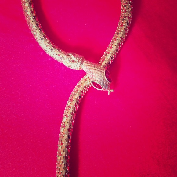 🚫SOLD Gold snake necklace