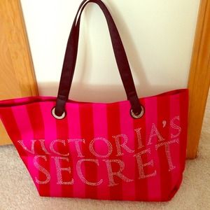 🚫SOLD Victoria's Secret signature striped tote