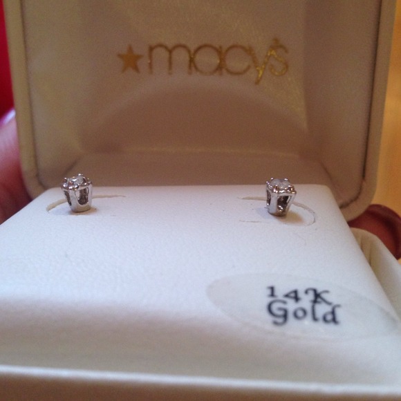 Earrings - Picture 3 of 3