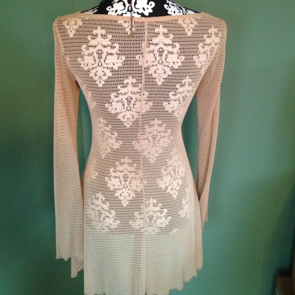 **BUNDLED**Hi low top/coverup - Picture 3 of 4