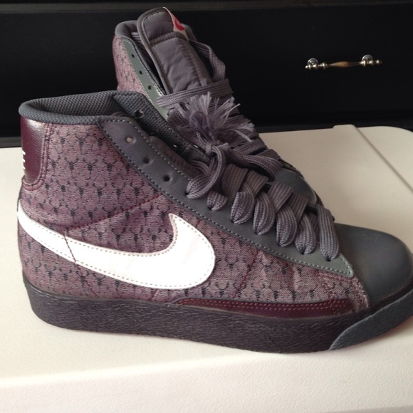 Nike high top shoes