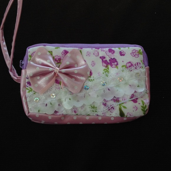 Handbags - Cute phone carrier.