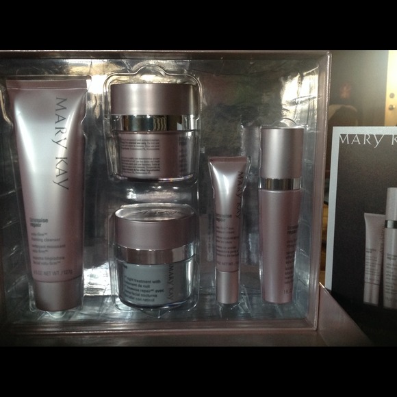 Time wise Repair Complete Kit- Mary Kay