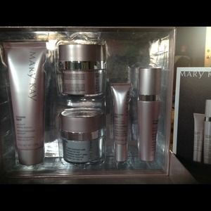 Time wise Repair Complete Kit- Mary Kay