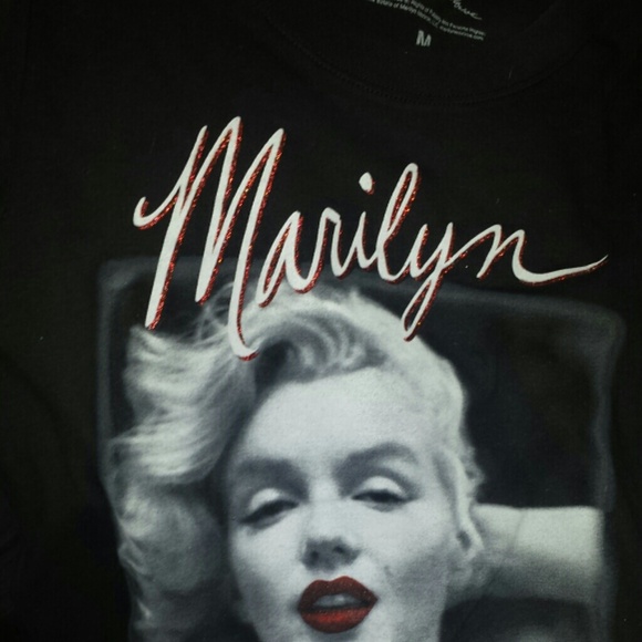 NWT!! Marilyn Monroe fitted T by Marilyn Monroe. - Picture 2 of 4