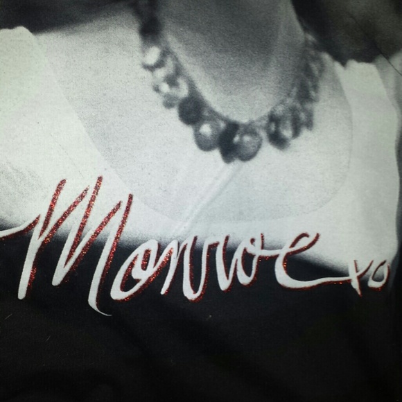 NWT!! Marilyn Monroe fitted T by Marilyn Monroe. - Picture 3 of 4