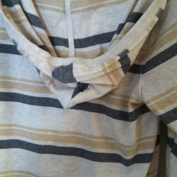 Top - Picture 3 of 4