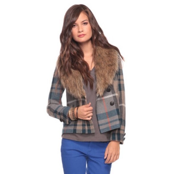 Forever 21 Jackets & Blazers - FOREVER 21 Plaid Fur Coat