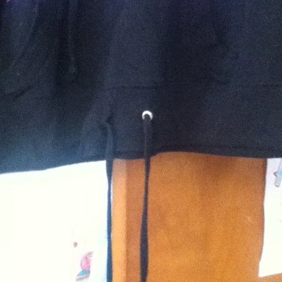 Black and purple cropped sweatshirt - Picture 3 of 4