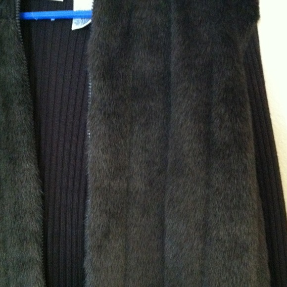 Sweater - Picture 2 of 3