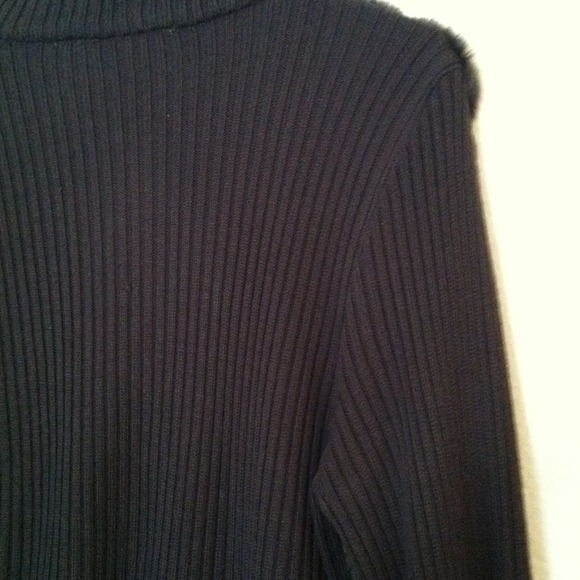 Sweater - Picture 3 of 3