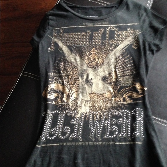 Cute Roc Wear t-shirt - Picture 2 of 3