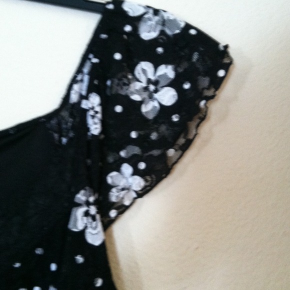 Top - Picture 3 of 3