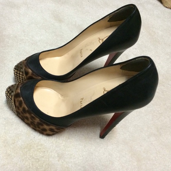 Christian Louboutin - Picture 3 of 4