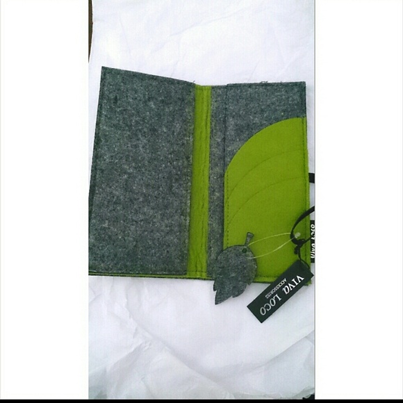 ⛔️SOLD⛔️Felt long wallet - Picture 2 of 2