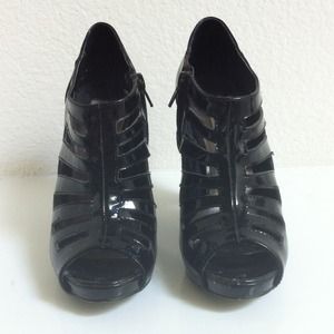 Steve Madden Caged Heel