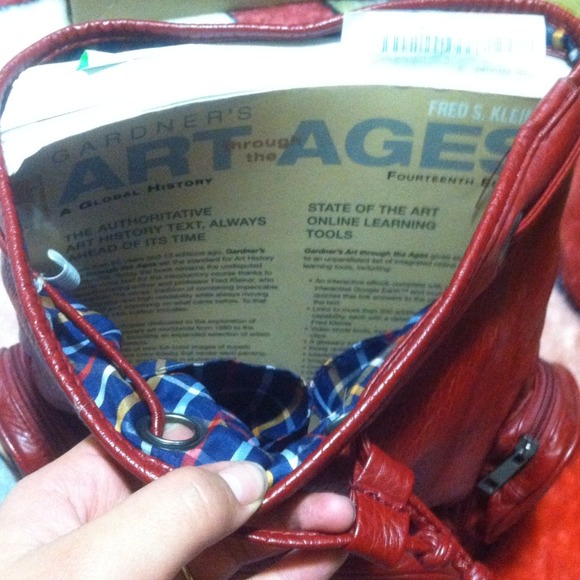 Red bag - Picture 3 of 4