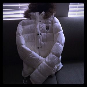 White winter ski coat❄️️❄️will take 35 on paypal