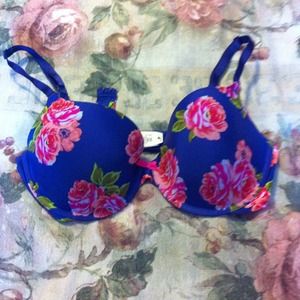 Brand New Wit Tags Victoria Secret Sexy Bra