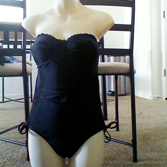 Black backless one piece swimsuit