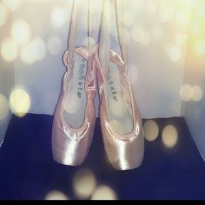 Capezio's Plié II pointe