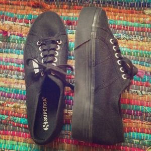 😘 Platform Superga Sneakers 😜