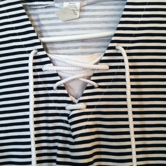 Top - Picture 2 of 3