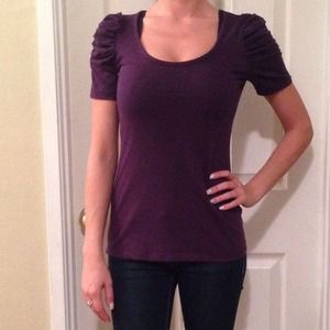 Scrunching shoulder top