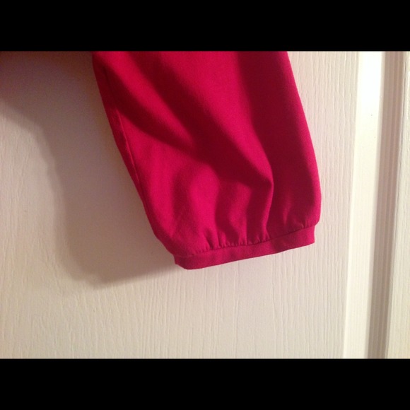 V-neck dark pink / fuschia blouse / top. - Picture 2 of 2