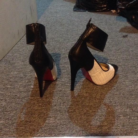 Heels - Picture 3 of 4