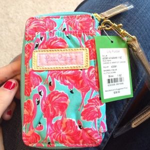 BRAND NEW lilly pulitzer wristlet in shorely blue