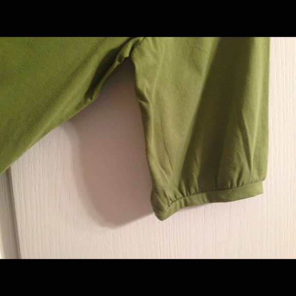 V-neck green  blouse / top.  Bell sleeves. - Picture 2 of 2