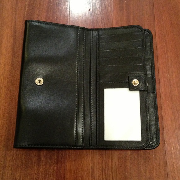 SOLD ✨HP 5.10✨ Authentic new leather Gucci wallet - Picture 3 of 4