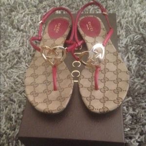 💜SOLD💜 Gucci Heart Shaped G Thong Sandal