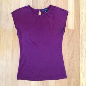 Banana Republic silk t-shirt. Abergine color. XS
