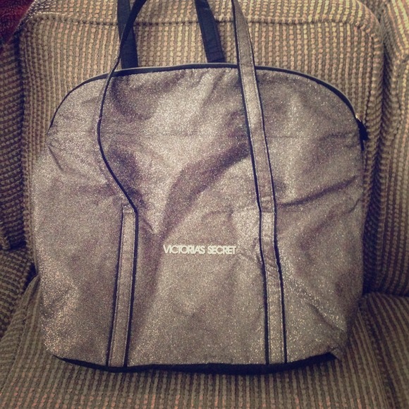 🚫SOLD🚫Bundled. Victoria's Secret weekend tote.