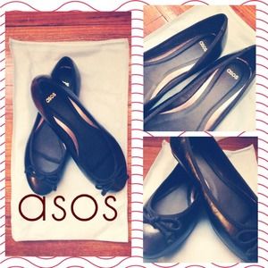 Black ballet flats - NWOT