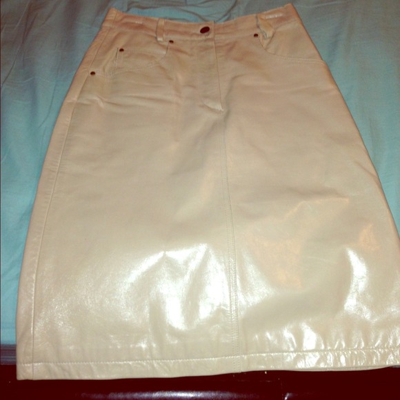 Genuine leather skirt
