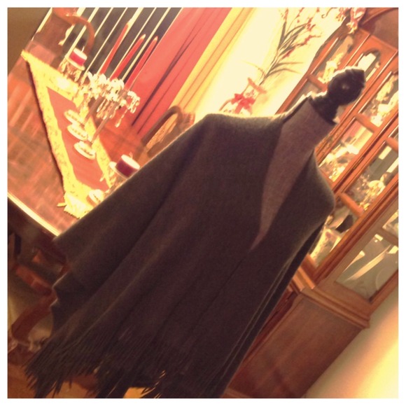 New York and company Accessories - Bundle 2 KNIT SHAWLS (GRAY AND GOLD)