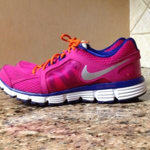 Gently used Nike shoes