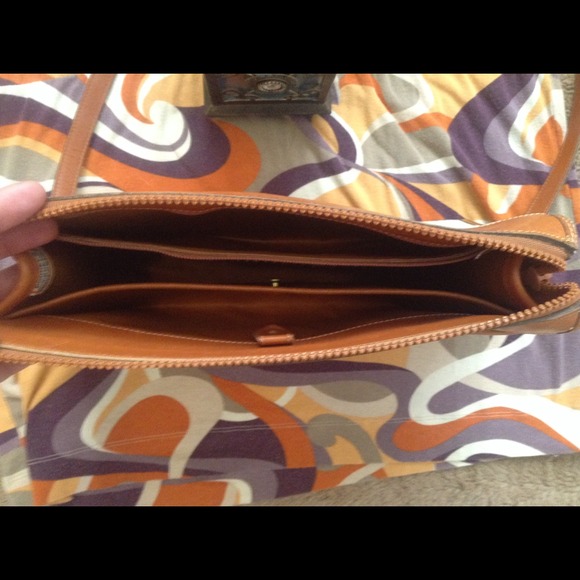 Dooney & Bourke πreduced!! Last chance!! - Picture 4 of 4