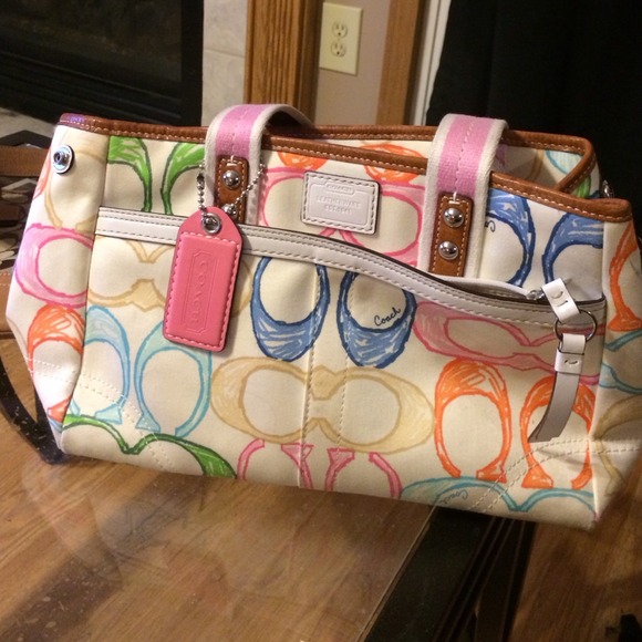 💖REDUCED Coach multi colored C handbag!